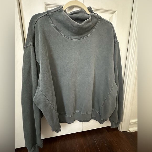 JOAH BROWN Turtleneck Sweatshirt - Picture 5 of 7